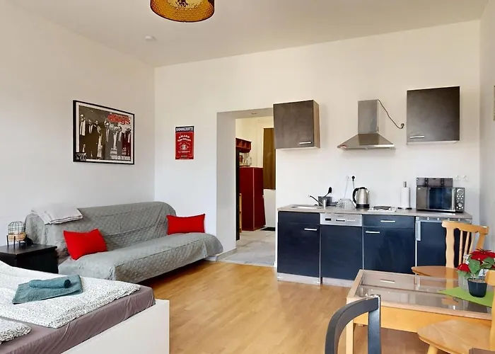 Practical In Old Viennese Building Apartamento *